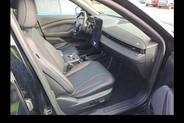 Ford Mustang Mach-E Premium AWD 75 kWh 315pk | Panoramadak | Winter Pack | Achteruitrijcamera | Elektrische Achterklep |