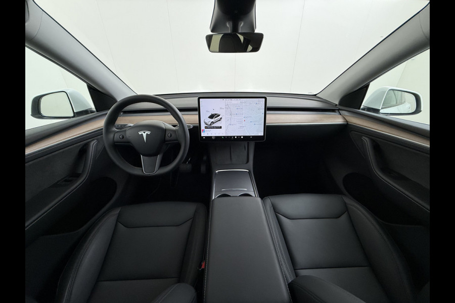 Tesla Model Y RWD 300pk SOH 95% Warmtepomp LFP-Accu Leer Lmv Camera's Panoramadak Adap.Cruise Navi Ecc Autopilot Stoel+Stuur+Achterbank Verwarming Elek.Achterklep Dodehoek detector Draadloze telefoonlader 1e Eigenaar Origineel Nederlandse Auto Fabrieksgarantie op Motor en Accu tot 08-03-2032/160.000km