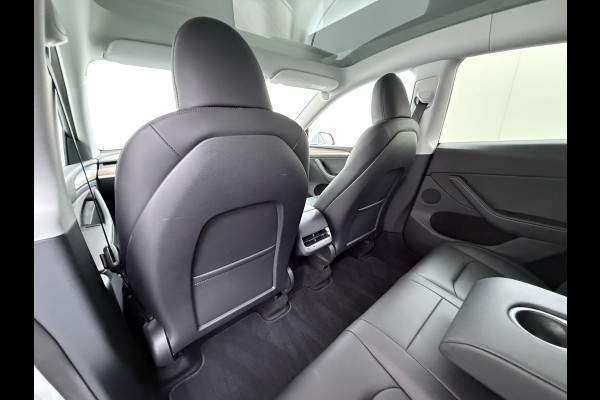 Tesla Model Y RWD 300pk SOH 95% Warmtepomp LFP-Accu Leer Lmv Camera's Panoramadak Adap.Cruise Navi Ecc Autopilot Stoel+Stuur+Achterbank Verwarming Elek.Achterklep Dodehoek detector Draadloze telefoonlader 1e Eigenaar Origineel Nederlandse Auto Fabrieksgarantie op Motor en Accu tot 08-03-2032/160.000km