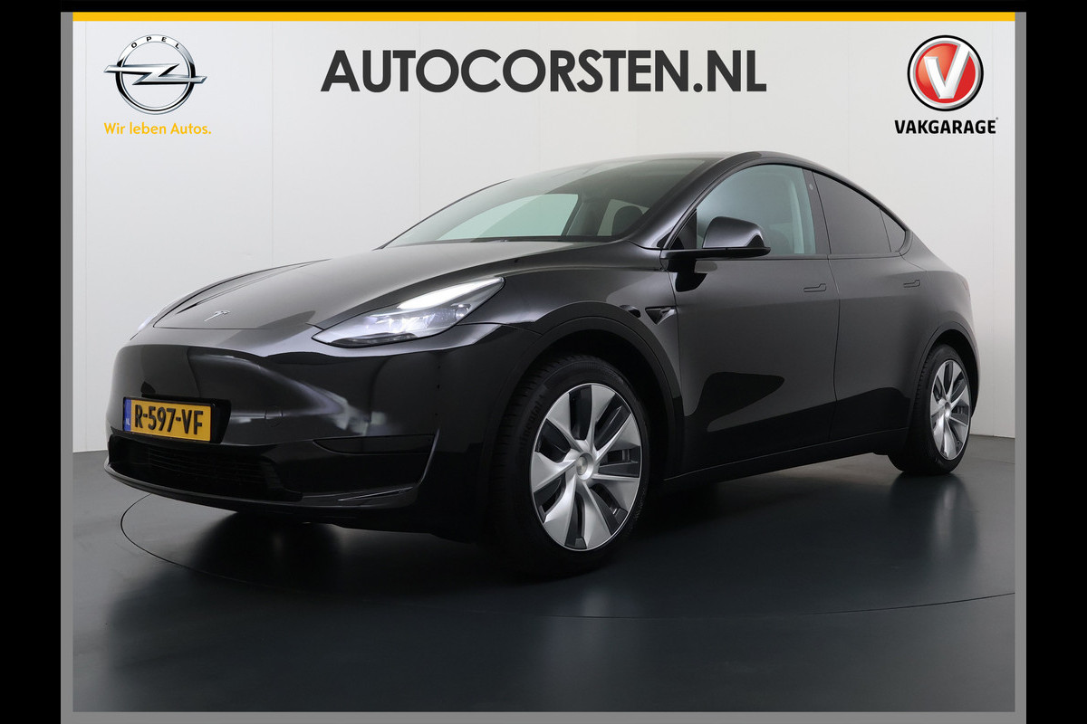 Tesla Model Y RWD SOH 95% Warmtepomp LFP-Accu Leder Lmv Camera's Panoramadak Adap.Cruise Navi Ecc Autopilot Stoel+Stuur+Achterbank Verwarming Elek.Achterklep Dodehoek detector Draadloze telefoonlader Origineel Nederlandse Auto Fabrieksgarantie op Motor en Accu tot 7-12-2030/160.000km