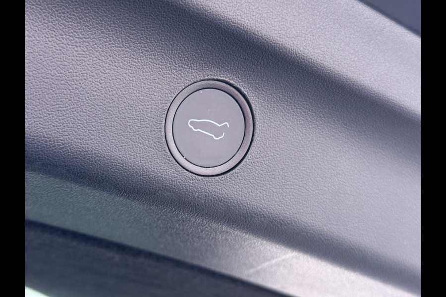 Tesla Model Y RWD SOH 95% Warmtepomp LFP-Accu Leder Lmv Camera's Panoramadak Adap.Cruise Navi Ecc Autopilot Stoel+Stuur+Achterbank Verwarming Elek.Achterklep Dodehoek detector Draadloze telefoonlader Origineel Nederlandse Auto Fabrieksgarantie op Motor en Accu tot 7-12-2030/160.000km