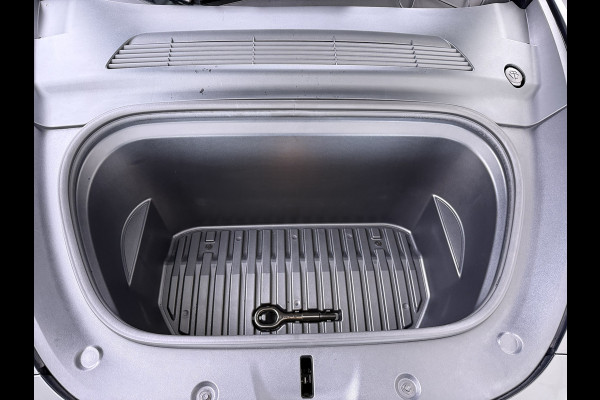 Tesla Model Y RWD SOH 95% Warmtepomp LFP-Accu Leder Lmv Camera's Panoramadak Adap.Cruise Navi Ecc Autopilot Stoel+Stuur+Achterbank Verwarming Elek.Achterklep Dodehoek detector Draadloze telefoonlader Origineel Nederlandse Auto Fabrieksgarantie op Motor en Accu tot 7-12-2030/160.000km