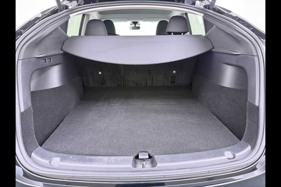 Tesla Model Y RWD SOH 95% Warmtepomp LFP-Accu Leder Lmv Camera's Panoramadak Adap.Cruise Navi Ecc Autopilot Stoel+Stuur+Achterbank Verwarming Elek.Achterklep Dodehoek detector Draadloze telefoonlader Origineel Nederlandse Auto Fabrieksgarantie op Motor en Accu tot 7-12-2030/160.000km