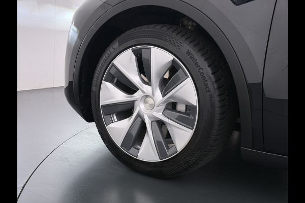 Tesla Model Y RWD SOH 95% Warmtepomp LFP-Accu Leder Lmv Camera's Panoramadak Adap.Cruise Navi Ecc Autopilot Stoel+Stuur+Achterbank Verwarming Elek.Achterklep Dodehoek detector Draadloze telefoonlader Origineel Nederlandse Auto Fabrieksgarantie op Motor en Accu tot 7-12-2030/160.000km