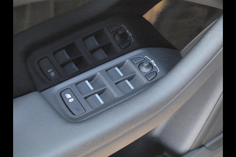 Jaguar I-PACE EV400 SE 90 kWh | Panoramadak | Camera | Head-Up Display | Meridian Audio | Stoelmemory |