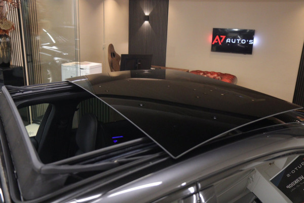 Mercedes-Benz C-Klasse 300 E AMG Line / PANO/HUD/CARPLAY/SFEERVERLICHTING/BOMVOL