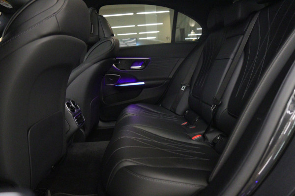 Mercedes-Benz C-Klasse 300 E AMG Line / PANO/HUD/CARPLAY/SFEERVERLICHTING/BOMVOL