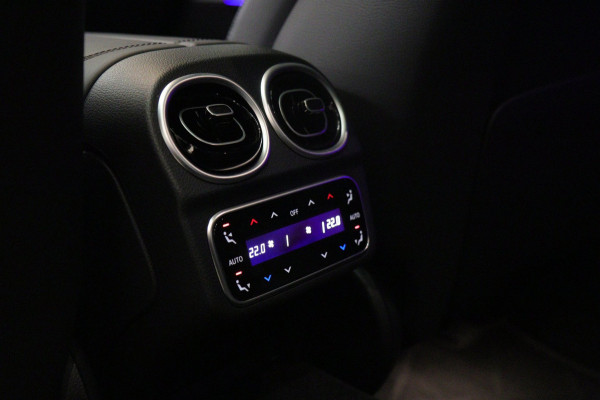Mercedes-Benz C-Klasse 300 E AMG Line / PANO/HUD/CARPLAY/SFEERVERLICHTING/BOMVOL