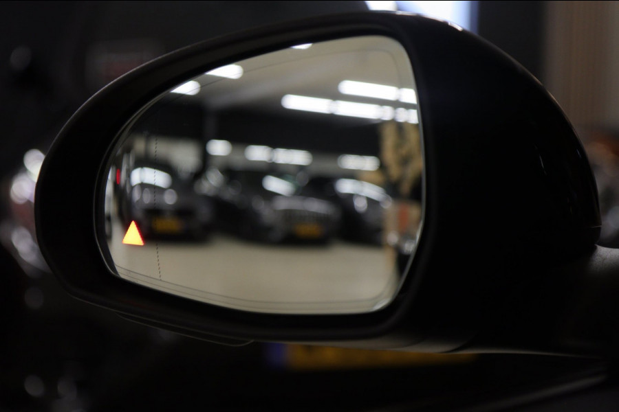 Mercedes-Benz C-Klasse 300 E AMG Line / PANO/HUD/CARPLAY/SFEERVERLICHTING/BOMVOL