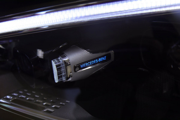 Mercedes-Benz C-Klasse 300 E AMG Line / PANO/HUD/CARPLAY/SFEERVERLICHTING/BOMVOL