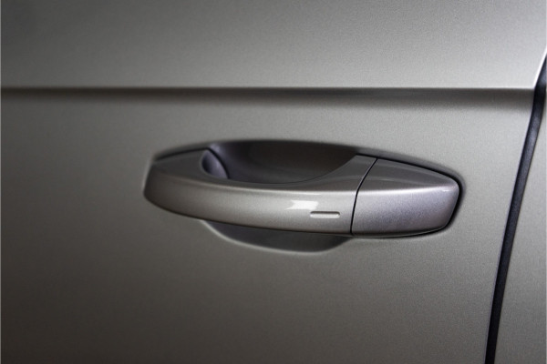 Volkswagen T-Roc 1.5 TSI Style 150PK Facelift | Pano | LED | Stoel&Stuur verw. | Carplay | Camera | 12 MND Garantie