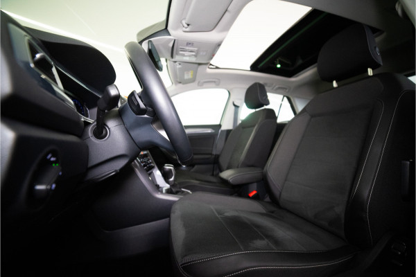 Volkswagen T-Roc 1.5 TSI Style 150PK Facelift | Pano | LED | Stoel&Stuur verw. | Carplay | Camera | 12 MND Garantie
