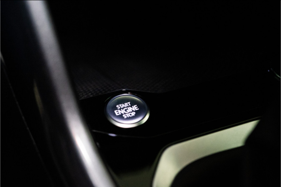 Volkswagen T-Roc 1.5 TSI Style 150PK Facelift | Pano | LED | Stoel&Stuur verw. | Carplay | Camera | 12 MND Garantie