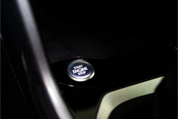 Volkswagen T-Roc 1.5 TSI Style 150PK Facelift | Pano | LED | Stoel&Stuur verw. | Carplay | Camera | 12 MND Garantie