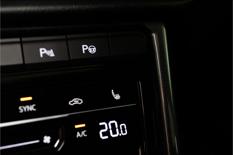 Volkswagen T-Roc 1.5 TSI Style 150PK Facelift | Pano | LED | Stoel&Stuur verw. | Carplay | Camera | 12 MND Garantie