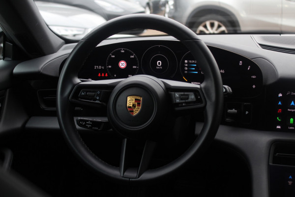 Porsche Taycan Sport Turismo 79 kWh / Panoramadak / Camera / Bose / 20'' / Luchtvering / Leder / Warmtepomp / Dodehoek / Stoelverwarming / DAB / Cruise Control