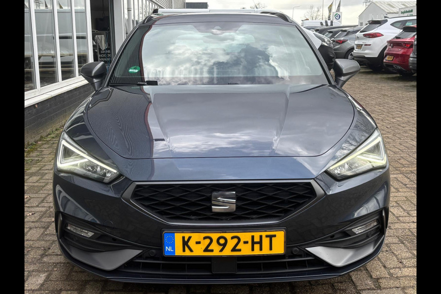 Seat Leon Sportstourer 1.5 TSI FR Launch Edition | Uitklapbare Trekhaak | Sfeerverlichting | Apple Carplay | Parkeer Sensoren