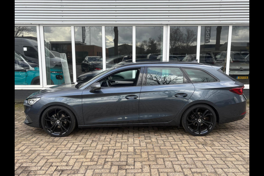 Seat Leon Sportstourer 1.5 TSI FR Launch Edition | Uitklapbare Trekhaak | Sfeerverlichting | Apple Carplay | Parkeer Sensoren