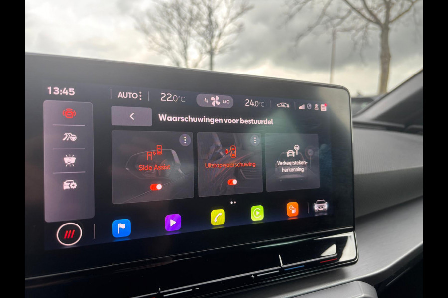 Seat Leon Sportstourer 1.5 TSI FR Launch Edition | Uitklapbare Trekhaak | Sfeerverlichting | Apple Carplay | Parkeer Sensoren