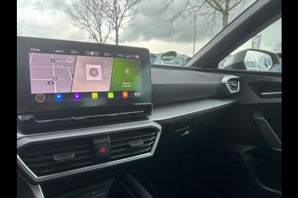 Seat Leon Sportstourer 1.5 TSI FR Launch Edition | Uitklapbare Trekhaak | Sfeerverlichting | Apple Carplay | Parkeer Sensoren