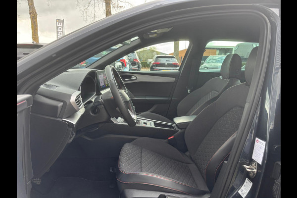 Seat Leon Sportstourer 1.5 TSI FR Launch Edition | Uitklapbare Trekhaak | Sfeerverlichting | Apple Carplay | Parkeer Sensoren