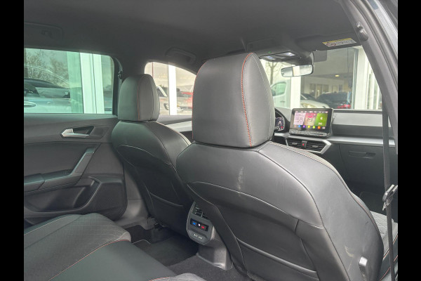 Seat Leon Sportstourer 1.5 TSI FR Launch Edition | Uitklapbare Trekhaak | Sfeerverlichting | Apple Carplay | Parkeer Sensoren