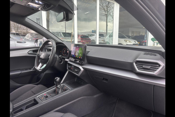 Seat Leon Sportstourer 1.5 TSI FR Launch Edition | Uitklapbare Trekhaak | Sfeerverlichting | Apple Carplay | Parkeer Sensoren