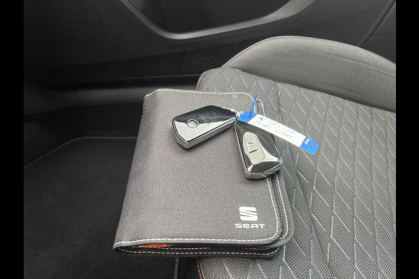 Seat Leon Sportstourer 1.5 TSI FR Launch Edition | Uitklapbare Trekhaak | Sfeerverlichting | Apple Carplay | Parkeer Sensoren
