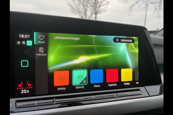 Volkswagen Golf 1.5 TSI Style | Trekhaak | Sfeerverlichting | Stoel & Stuurverwarming | Adaptieve Cruise