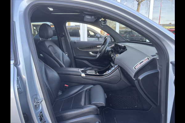 Mercedes-Benz EQC 400 4MATIC Premium 80 kWh | Schuifdak | Burmeister | Sfeerverlichting | AMG Styling