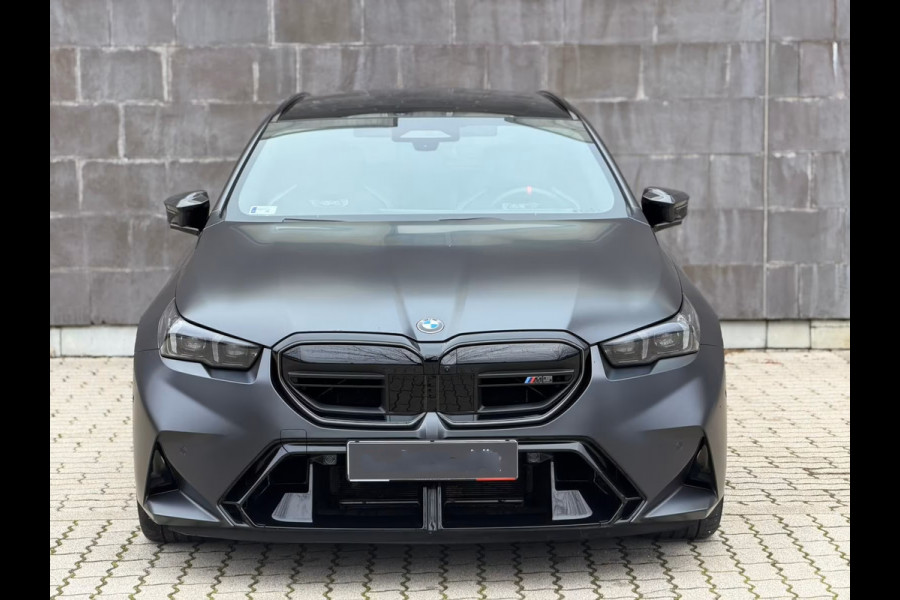 BMW 5 Serie Touring M5 ** FROZEN DEEP GREY, M-REMMEN, PANO, TREKH, MERINO LEDER, 20/21 INCH LMV ** 1e EIG - UNFALLFREI - Ex BMW AG ** ** INFORMEER OOK NAAR ONZE AANTREKKELIJKE FINANCIAL-LEASE TARIEVEN **