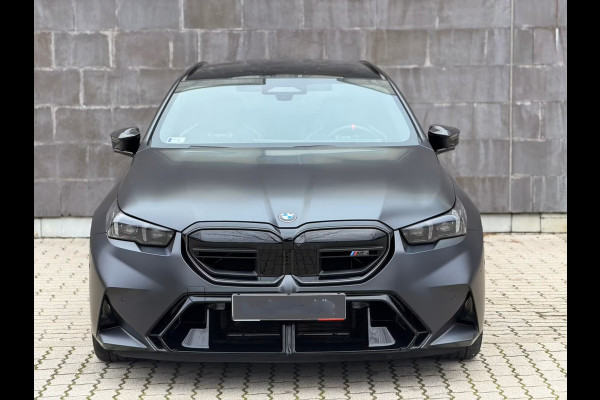 BMW 5 Serie Touring M5 ** FROZEN DEEP GREY, M-REMMEN, PANO, TREKH, MERINO LEDER, 20/21 INCH LMV ** 1e EIG - UNFALLFREI - Ex BMW AG ** ** INFORMEER OOK NAAR ONZE AANTREKKELIJKE FINANCIAL-LEASE TARIEVEN **