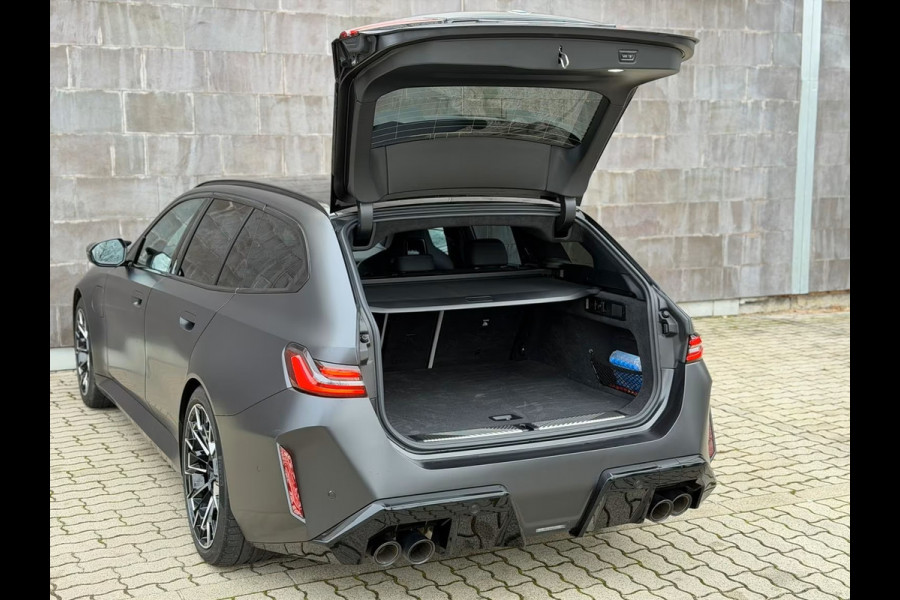 BMW 5 Serie Touring M5 ** FROZEN DEEP GREY, M-REMMEN, PANO, TREKH, MERINO LEDER, 20/21 INCH LMV ** 1e EIG - UNFALLFREI - Ex BMW AG ** ** INFORMEER OOK NAAR ONZE AANTREKKELIJKE FINANCIAL-LEASE TARIEVEN **