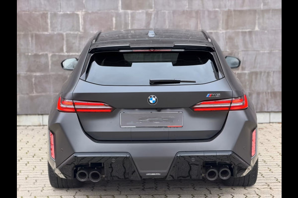 BMW 5 Serie Touring M5 ** FROZEN DEEP GREY, M-REMMEN, PANO, TREKH, MERINO LEDER, 20/21 INCH LMV ** 1e EIG - UNFALLFREI - Ex BMW AG ** ** INFORMEER OOK NAAR ONZE AANTREKKELIJKE FINANCIAL-LEASE TARIEVEN **
