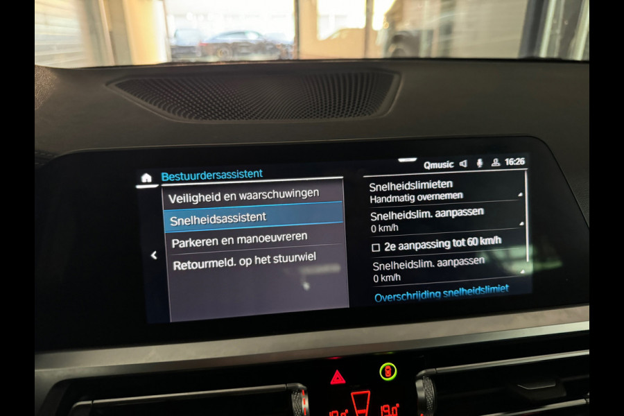 BMW 3 Serie Touring 330e M Sport Keyless|HuD|Memory|Trekhaak
