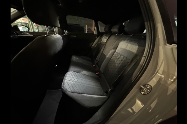 Volkswagen Taigo 1.5 TSI R-Line Business Pano|Keyl|Sfeer|VOL