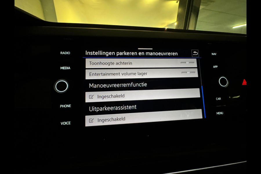 Volkswagen Taigo 1.5 TSI R-Line Business Pano|Keyl|Sfeer|VOL