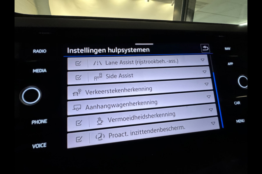 Volkswagen Taigo 1.5 TSI R-Line Business Pano|Keyl|Sfeer|VOL