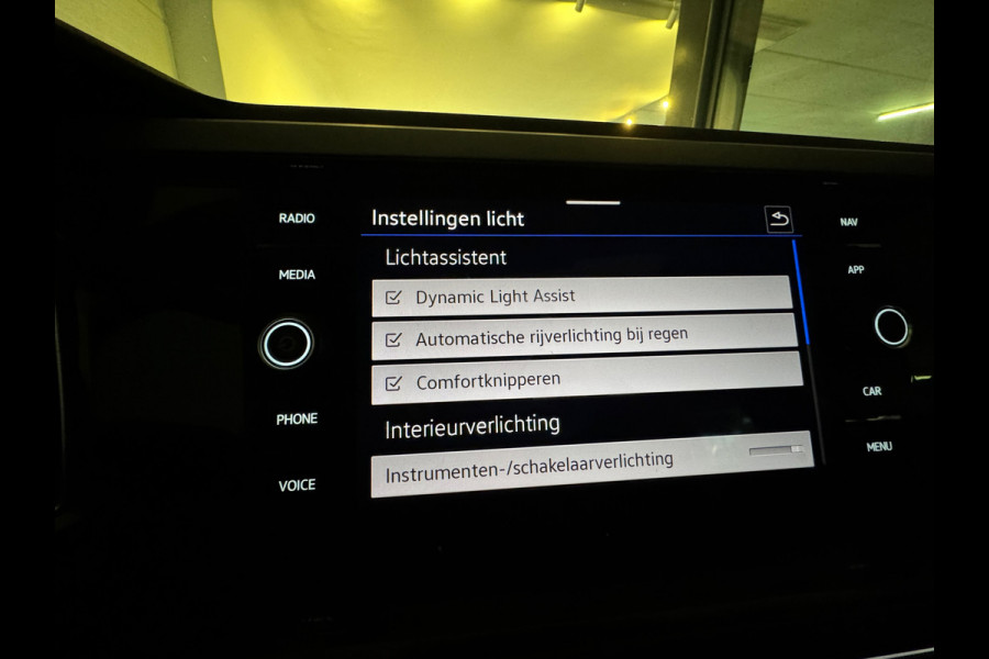 Volkswagen Taigo 1.5 TSI R-Line Business Pano|Keyl|Sfeer|VOL