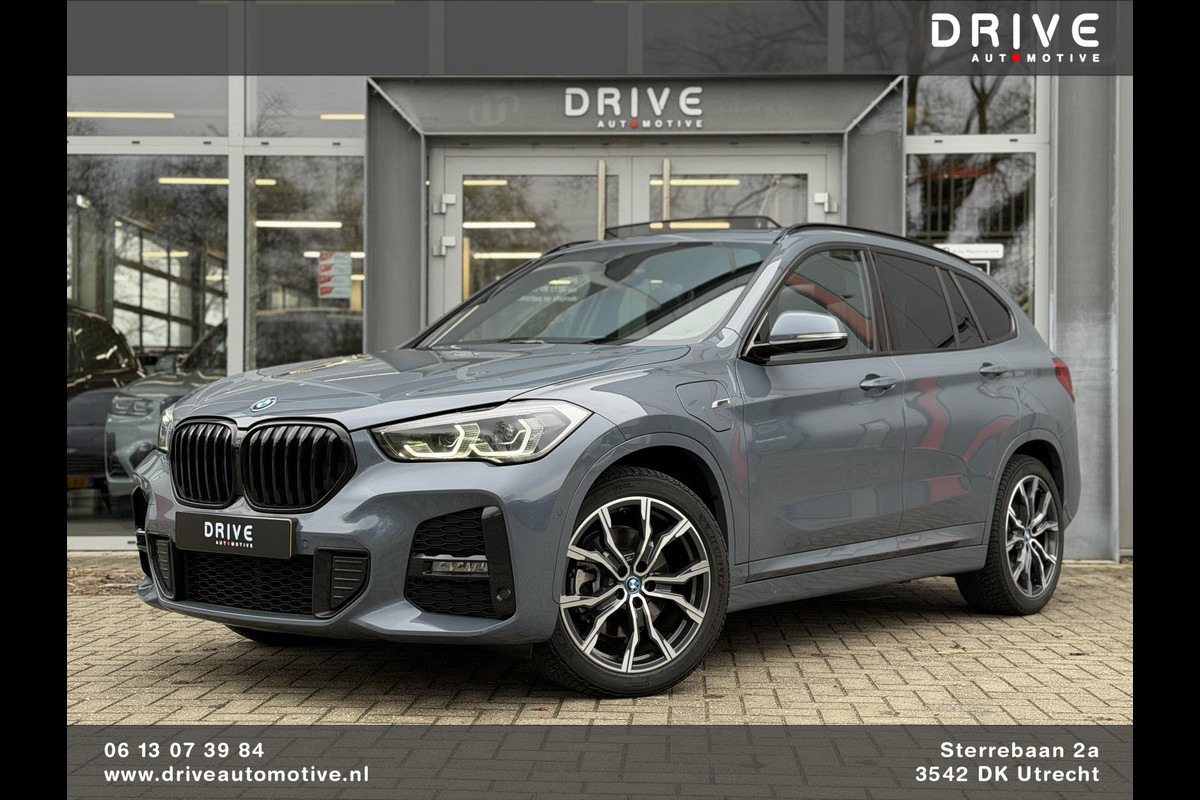 BMW X1 xDrive25e Bus Ed Plus M-Sport |Pano|HUD|HiFi|Cam|Sfeer|19"|Storm Bay|