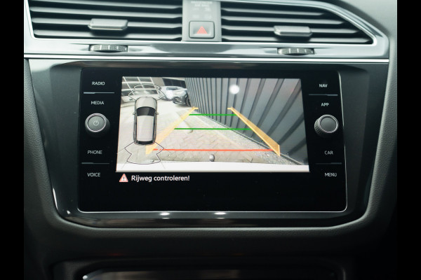 Volkswagen Tiguan 1.5 TSI R-Line Business+ | Trekhaak wegkl. | Head Up | Side Assist | IQ Light | Elk. A-klep | Prijs Rijklaar!!