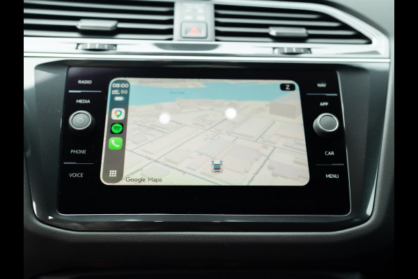 Volkswagen Tiguan 1.5 TSI R-Line Business+ | Trekhaak wegkl. | Head Up | Side Assist | IQ Light | Elk. A-klep | Prijs Rijklaar!!