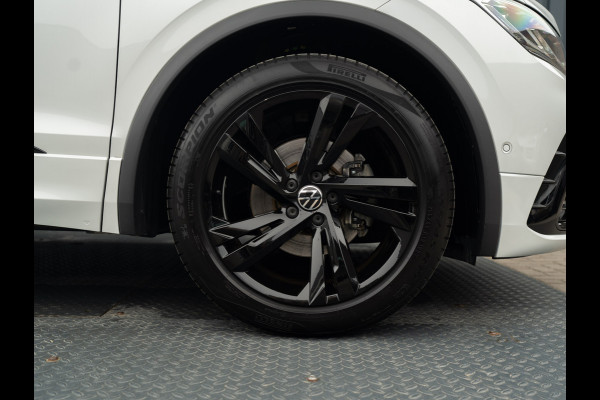 Volkswagen Tiguan 1.5 TSI R-Line Business+ | Trekhaak wegkl. | Head Up | Side Assist | IQ Light | Elk. A-klep | Prijs Rijklaar!!