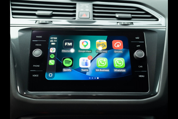 Volkswagen Tiguan 1.5 TSI R-Line Business+ | Trekhaak wegkl. | Head Up | Side Assist | IQ Light | Elk. A-klep | Prijs Rijklaar!!