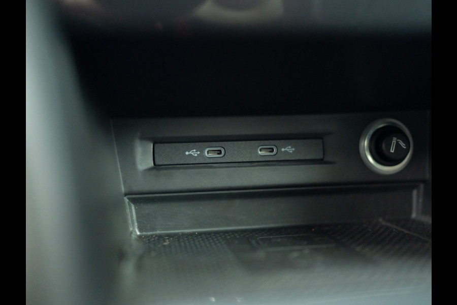 Volkswagen Tiguan 1.5 TSI R-Line Business+ | Trekhaak wegkl. | Head Up | Side Assist | IQ Light | Elk. A-klep | Prijs Rijklaar!!