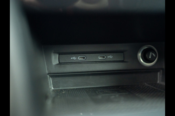 Volkswagen Tiguan 1.5 TSI R-Line Business+ | Trekhaak wegkl. | Head Up | Side Assist | IQ Light | Elk. A-klep | Prijs Rijklaar!!