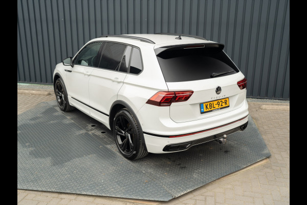 Volkswagen Tiguan 1.5 TSI R-Line Business+ | Trekhaak wegkl. | Head Up | Side Assist | IQ Light | Elk. A-klep | Prijs Rijklaar!!