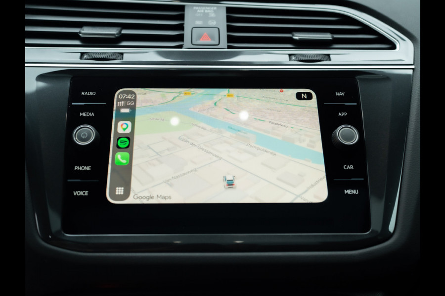 Volkswagen Tiguan 1.4 TSI eHybrid R-Line Business+ | Panodak | 360 Camera | Trekhaak wegkl. | Head Up | Prijs Rijklaar!!