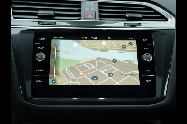 Volkswagen Tiguan 1.4 TSI eHybrid R-Line Business+ | Panodak | 360 Camera | Trekhaak wegkl. | Head Up | Prijs Rijklaar!!