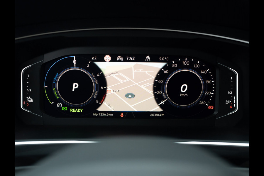 Volkswagen Tiguan 1.4 TSI eHybrid R-Line Business+ | Panodak | 360 Camera | Trekhaak wegkl. | Head Up | Prijs Rijklaar!!